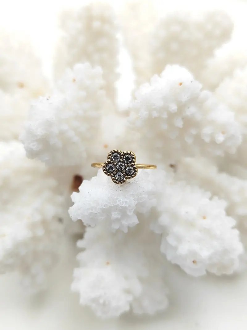 adjustable diamond cluster ring
