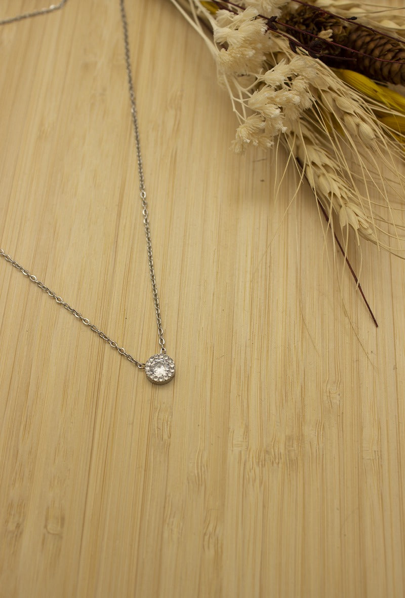 pendant necklace